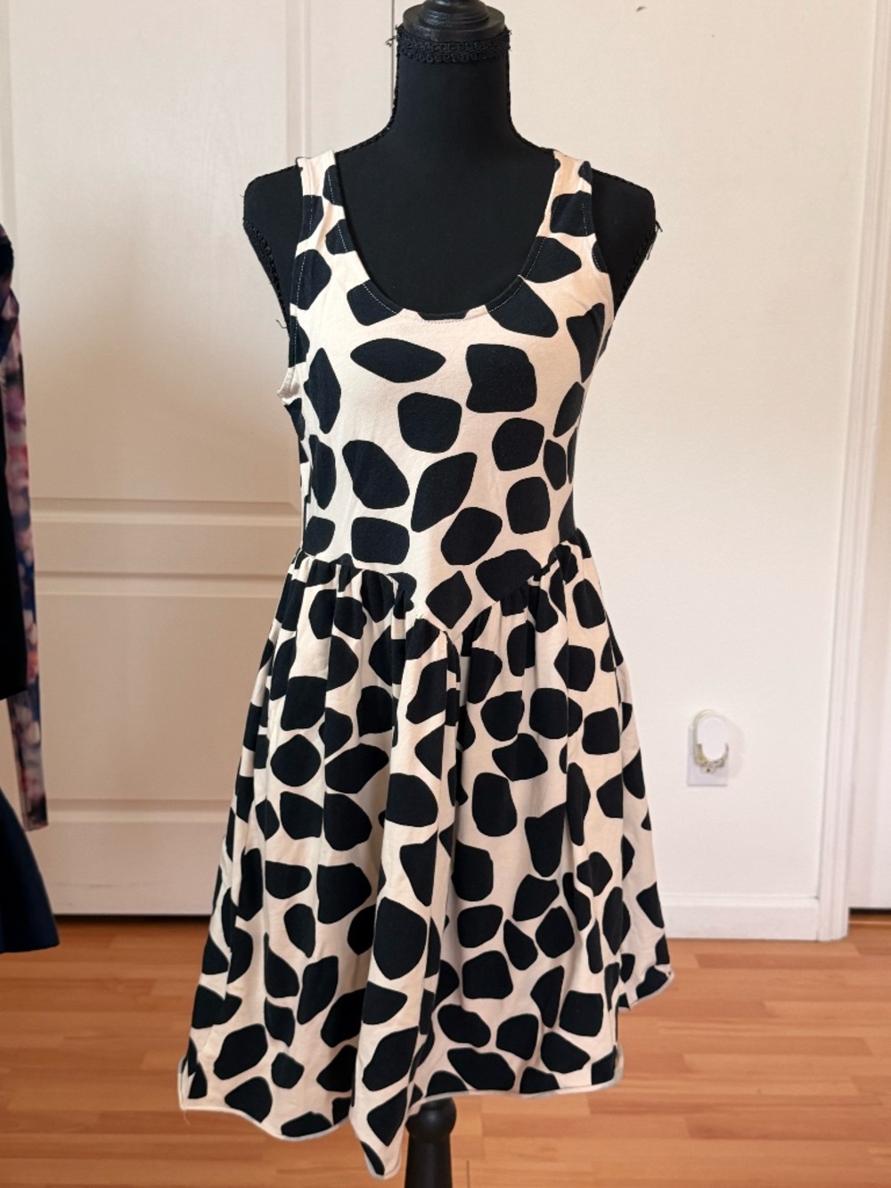 Who What Wear Giraffe Print Skater Dress Cream Black Sleeveless Fit Flare Small